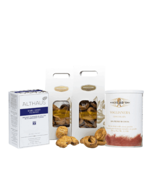 Frühstücksbox Sizilien: English Breakfast Tee, handgemachte Ciambelline, traditionelle sizilianische ‘Nzuddi’-Mandelkekse und italienische Trinkschokolade zum Anrühren.