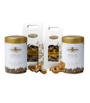 Box colazione con caffè macinato e due pacchi di biscotti siciliani